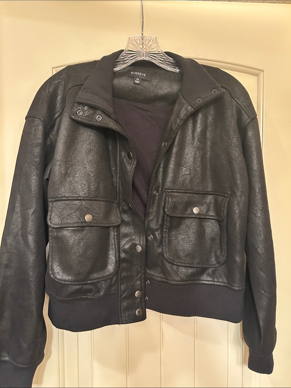 Evereve  Women’s Black Leather Bomber Jacket